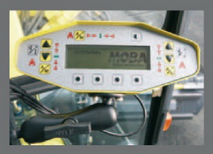obrázek monitorování podélného a příčného sklonu moba grader